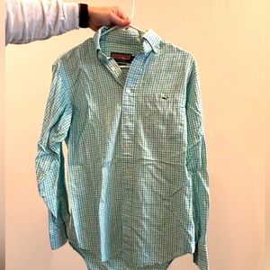 Vineyard Vines Checkered Button up - Size S